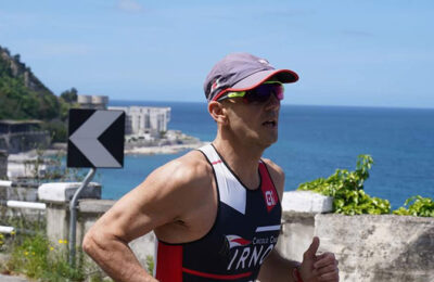 Triathlon, la stagione parte subito col sorriso: Bruno Napoli porta l’Irno sul podio