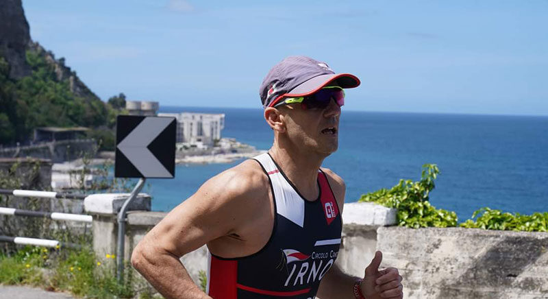 Triathlon, la stagione parte subito col sorriso: Bruno Napoli porta l’Irno sul podio