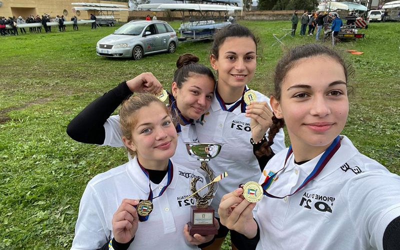 Canottaggio, l’Irno sul tetto d’Italia con le ragazze del quattro di coppia junior